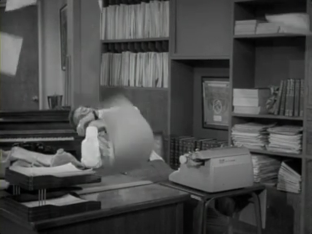 Rob makes a mess of his office while "drunk." (Screen capture by Lindsey for TMP)